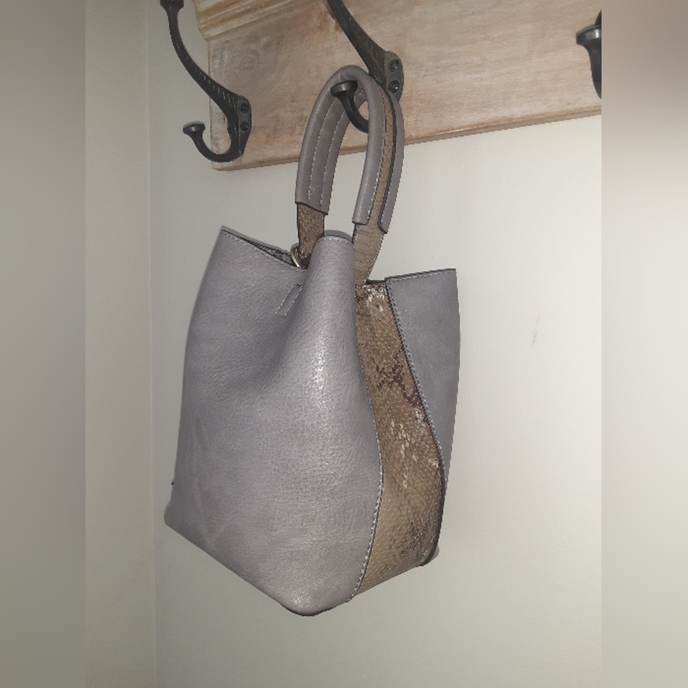 Elegant Gray and Taupe Snakeskin Vegan Leather Women's Bag - Picture 4 of 16